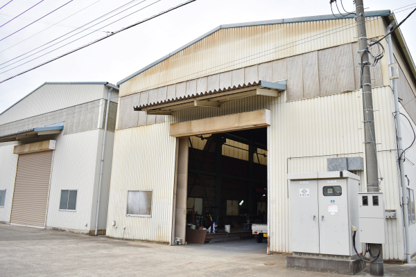 秀造工業の作業場